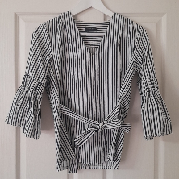 Forcast Tops - HOST PICK♣️Forcast Striped V-neck Blouse Size 6
